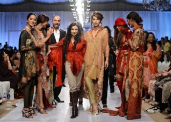 The First Pakistani Fashion Designer Who Transformed The Industry