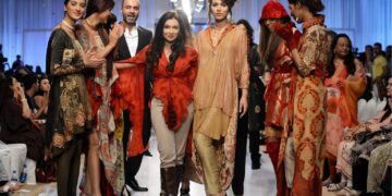 The First Pakistani Fashion Designer Who Transformed The Industry
